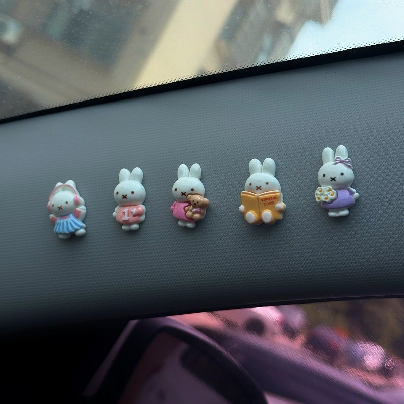Car Accessories Girly - Figura Miniatura Kawaii Miffy para Painel